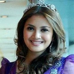 Nur Fazura