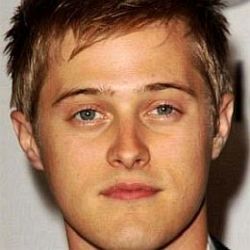 Lucas Grabeel